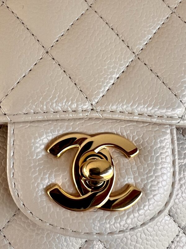 CHANEL Classic Medium Beige • Caviar GHW - Image 13