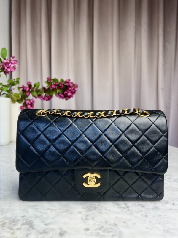 CHANEL Classic Medium • Vintage GHW