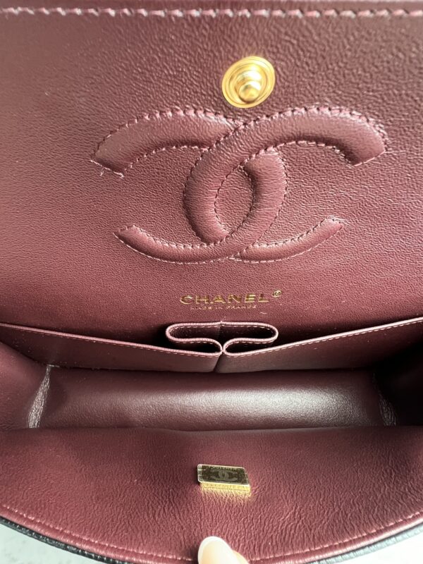 CHANEL Classic Medium • Caviar GHW - Image 12